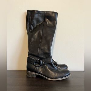 Diba leather riding boot with harness buckle details